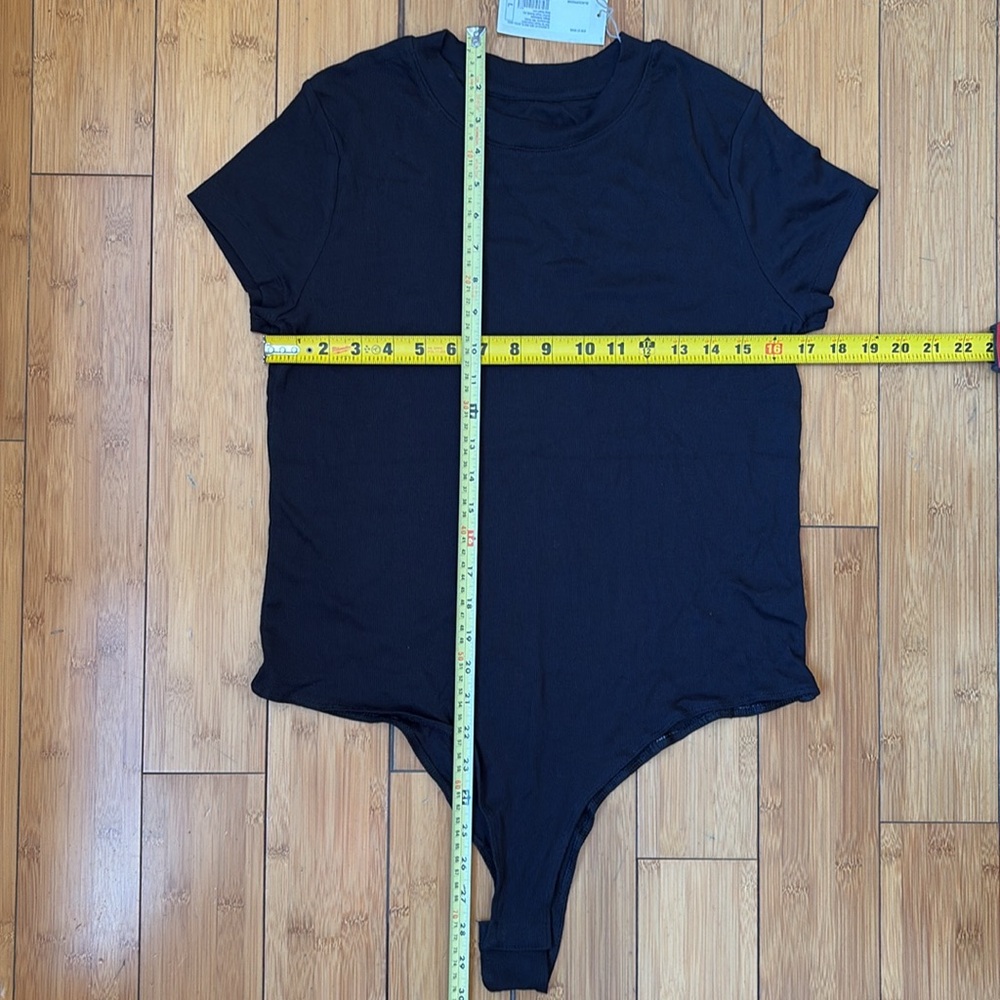 NWT! Black Short Sleeved Bodysuit - L - Picture 3 of 6